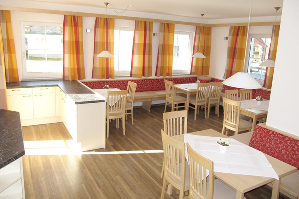 Haus Ofner Am Kreischberg Acomodação com café da manhã Sankt Georgen ob Murau Quarto foto